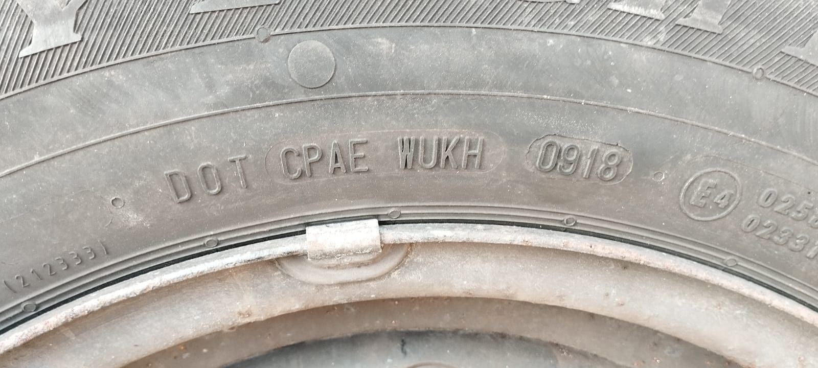 Vând anvelope cu jante