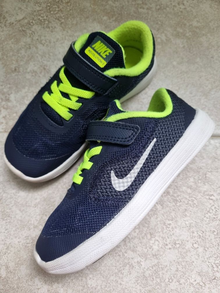 Детски маратонки Nike Revolution 3 26 номер