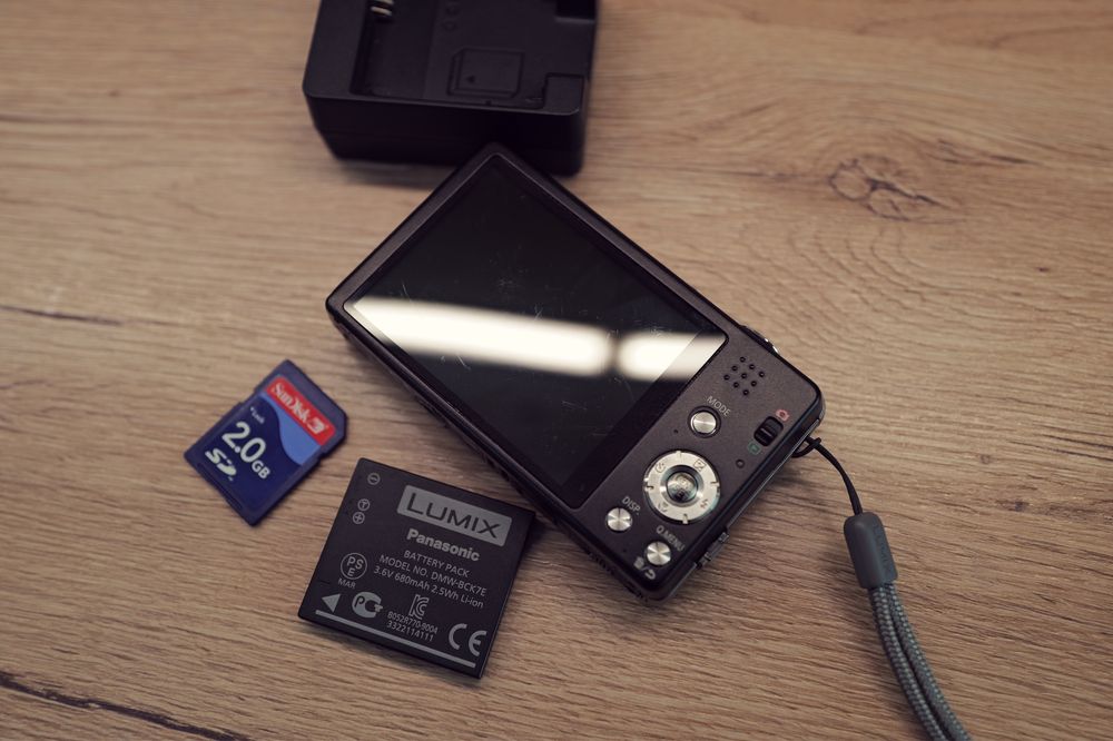 Aparat foto Panasonic Lumix de 16Mp HD data ora Leica Card statii ITP