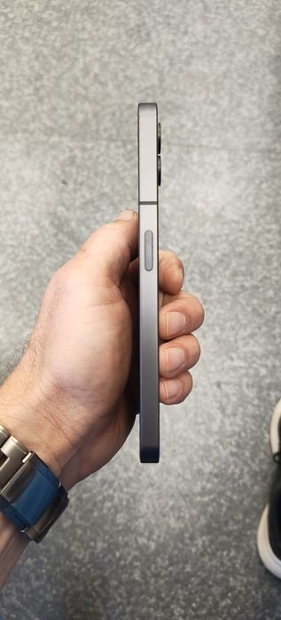 Nothing Phone 1 в гаранция - перфектно състояние