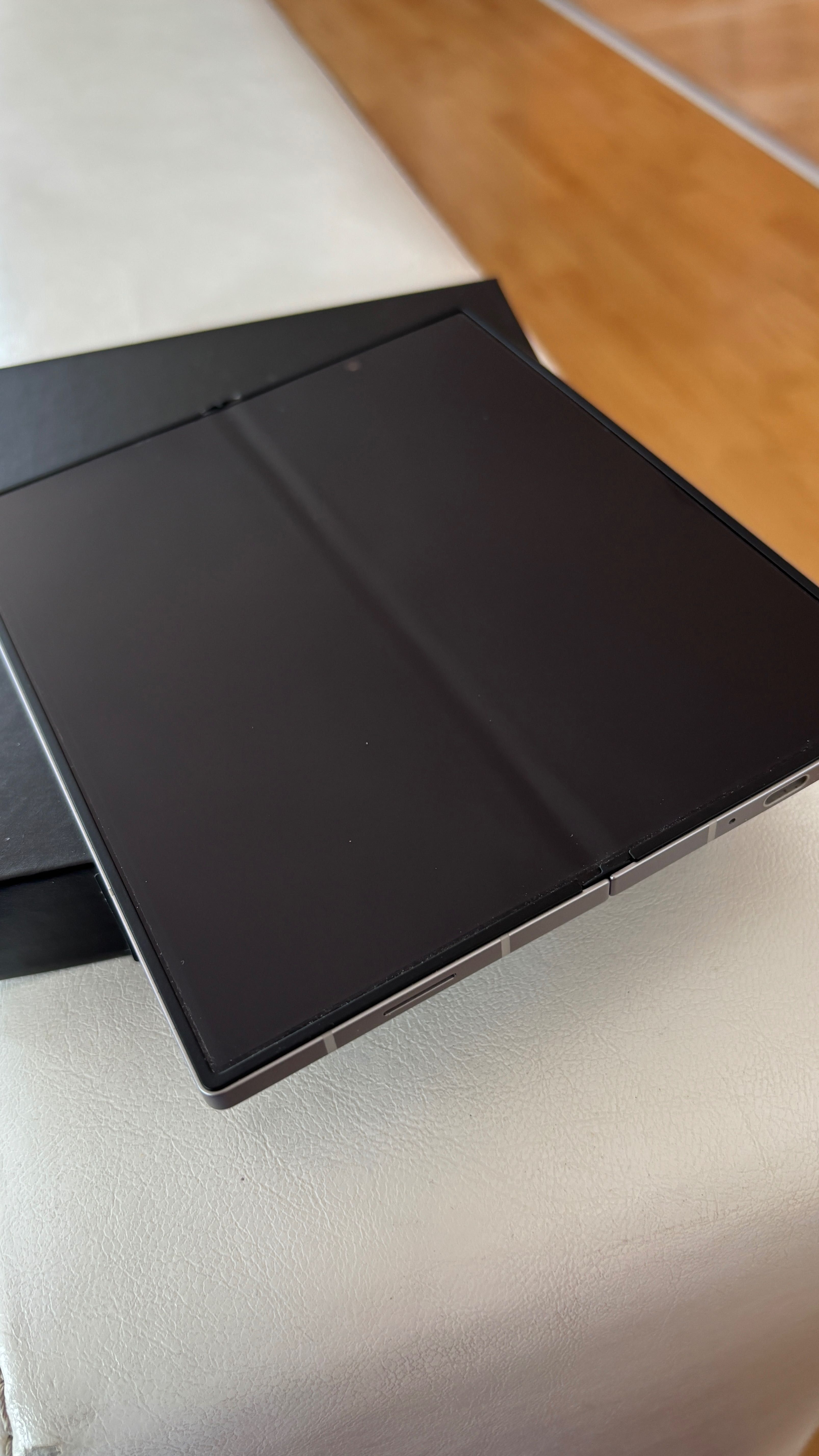 Samsung Z Fold 6 закупен на 14.04.25 г.