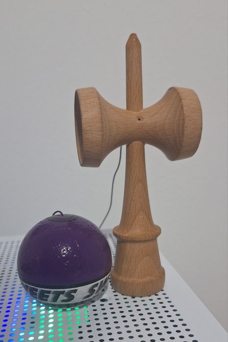 Kendama Sweets Starter mov. Grip sticky paint impecabil. Amped shape.