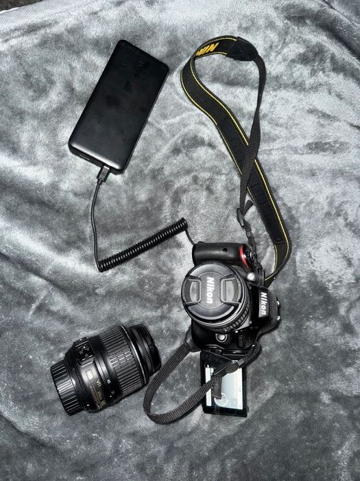 Nikon 5100 cu 2 obiective fara baterie( doar adaptor)