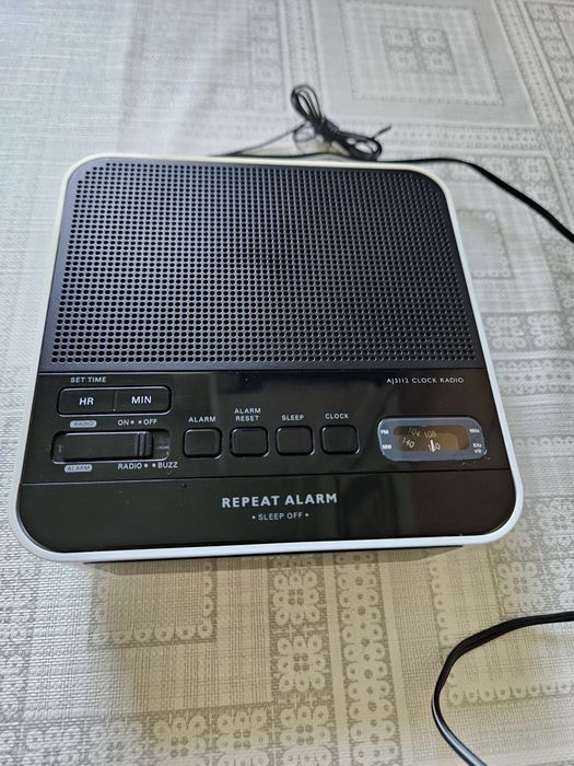 Ceas digital Philips ,cu radio ( AM-FM )
