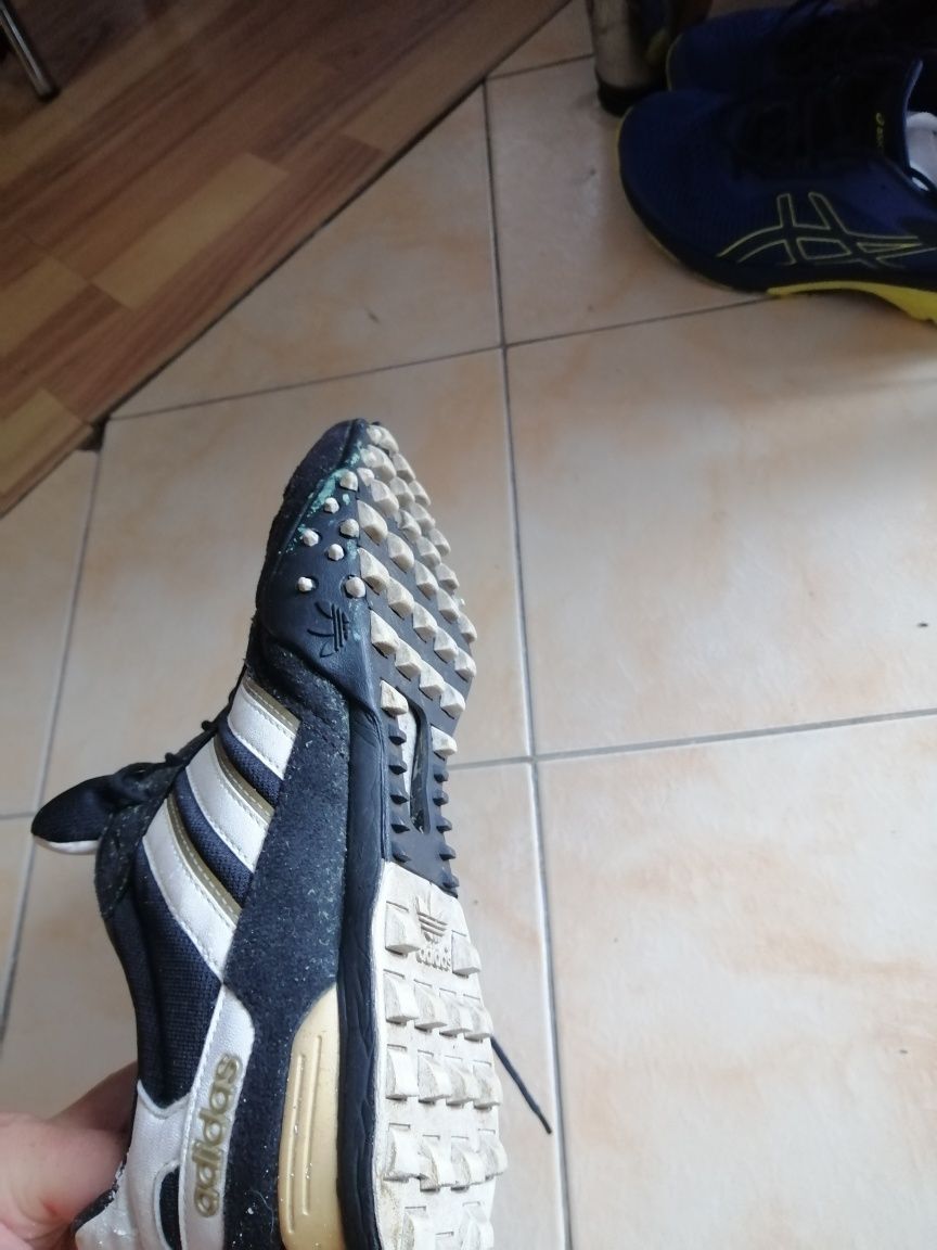 Adidasi SH Adidas cu crampoane, nr 42