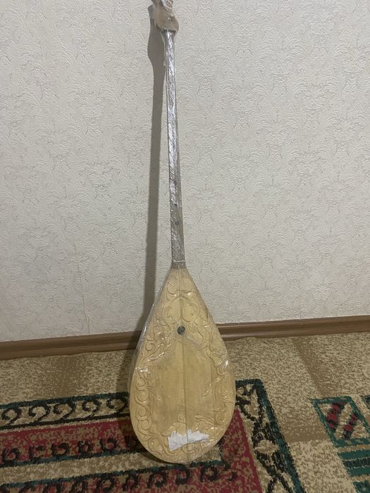 Жаңғық ағаштан жасалған жаңа домбыра – қолданылмаған, 15 000 ₸