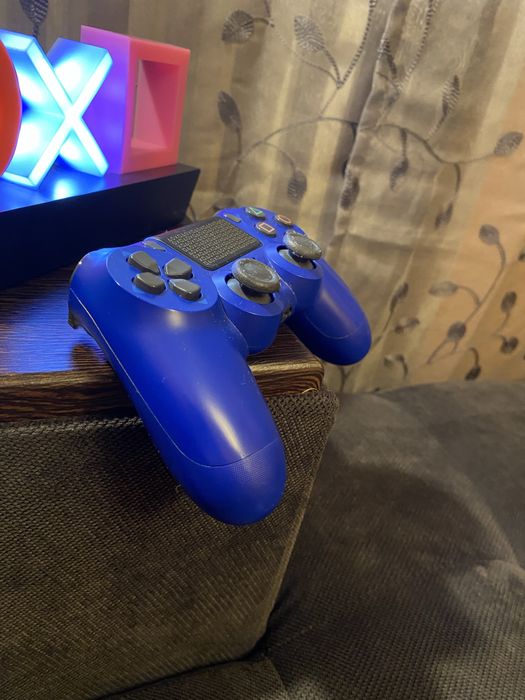 Maneta PS 4 impecabila ca noua .