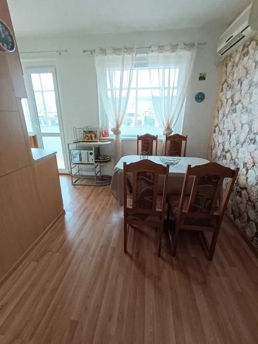 Дава се под наем Многостаен апартамент в Варна, Базар Левски - 107 кв.м за 750 € - Снимка #2