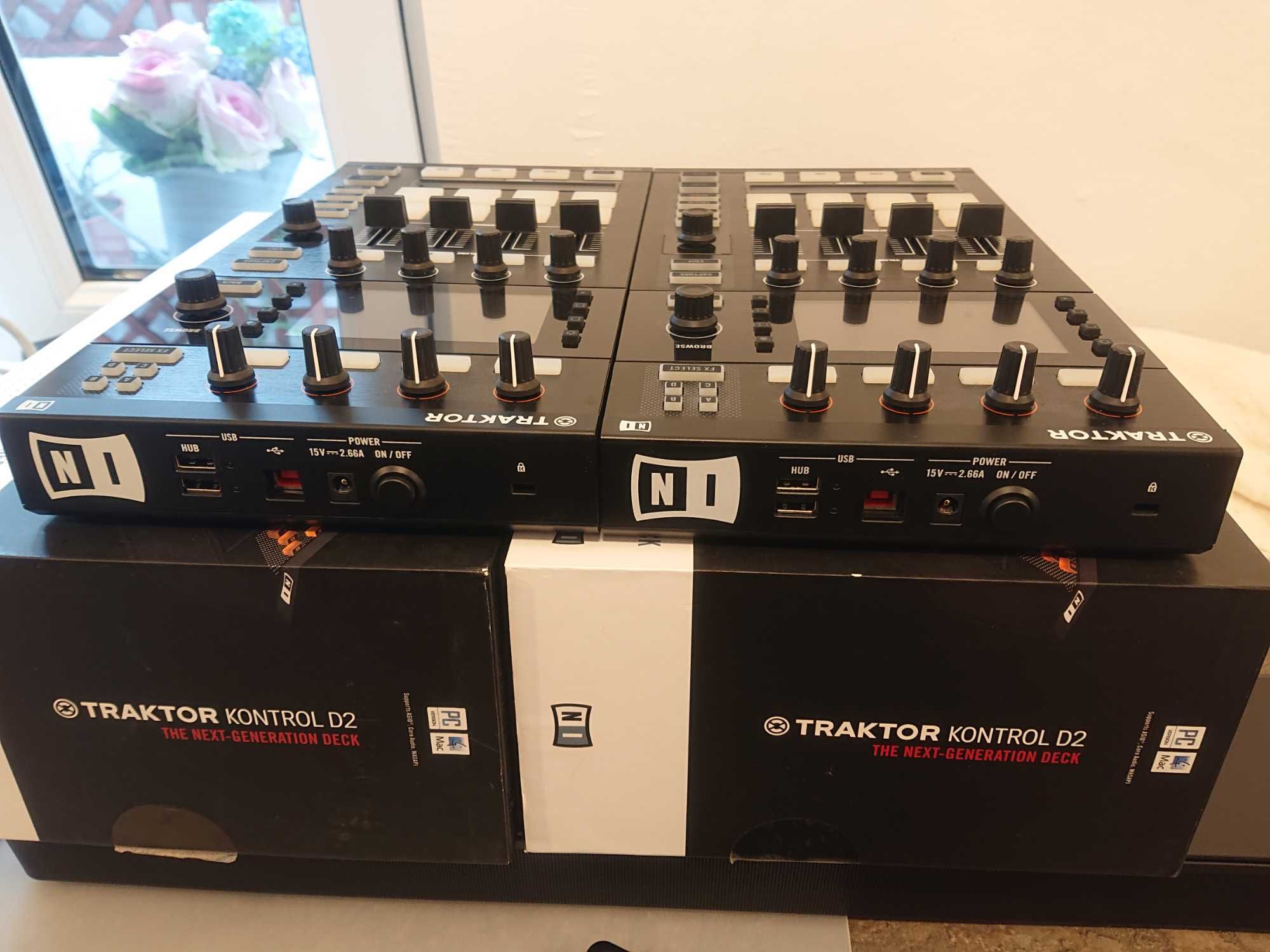 Native Instruments Traktor Kontrol D2 DJ Controller