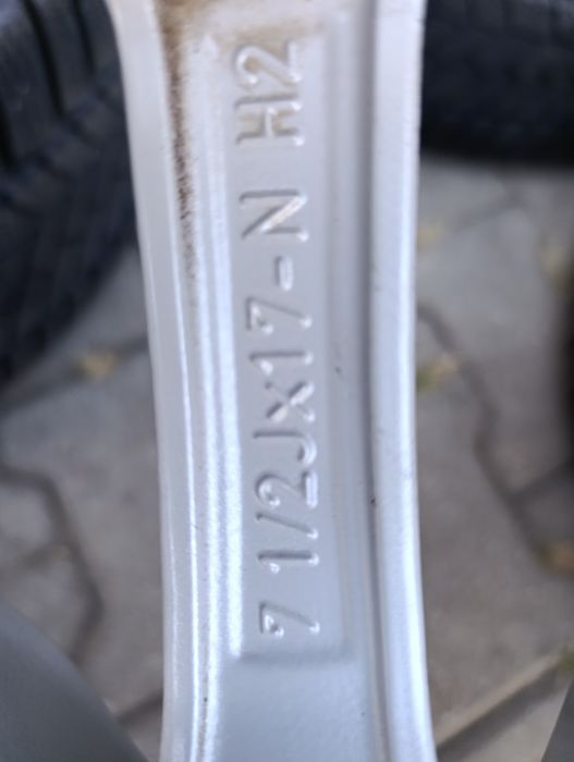 Jante originale BMW seria 3 G 20 17'' cu anvelope de iarnă dot 2021