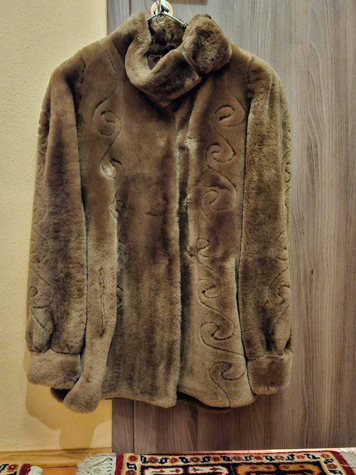 Haina dama originala Mouton Dore brun deschis