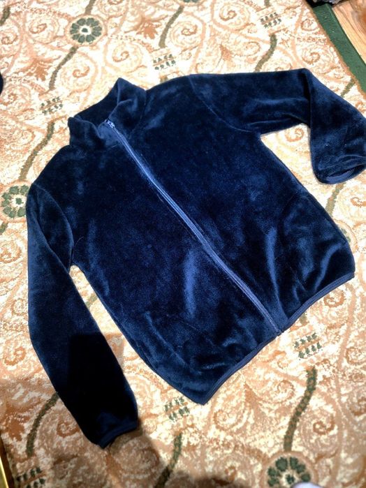 Продам толстовки,ветровки. Подходят как Мужчинам так и девушкам.