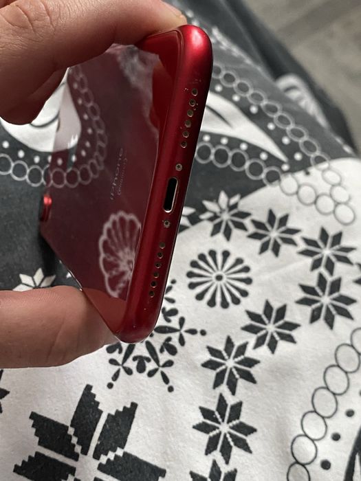 iphone xr 128 gb с коробкой все работает