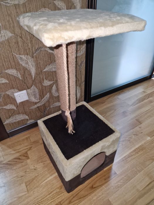 Когтеточка с домиком Б/У