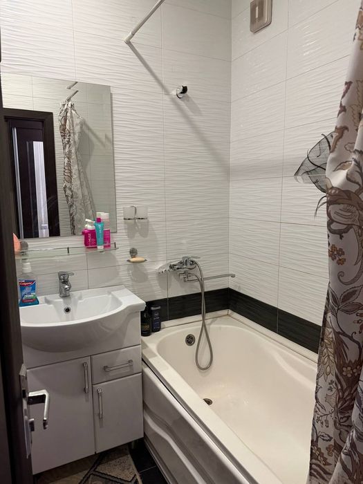 Срочно Сдаётся квартира ТТЗ-2 базар 2-комн предельная 3-комн авторский