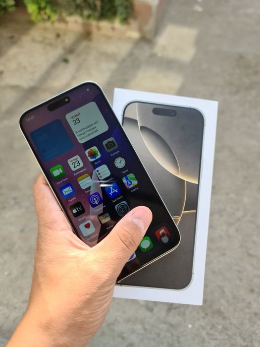 Iphone 16 Pro max sotiladi 256Gb