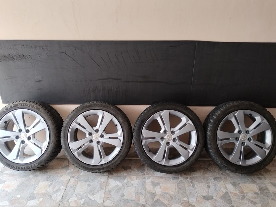 17" джанти с гуми/зимни за Пежо