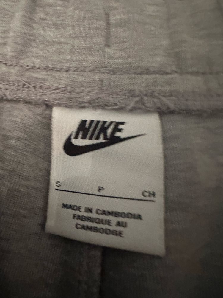 Nike tech fleece-къси гащи S