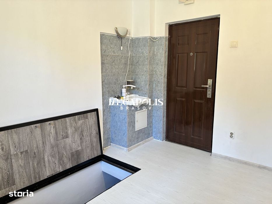 Cămin / Cameră 10 mp + demisol 10 mp  / Renovată