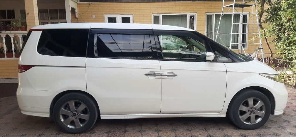Honda Elision 2004