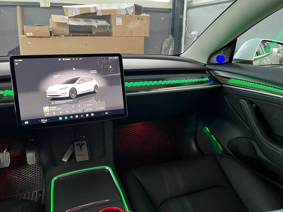 Lumini ambientale LED dedicate TESLA