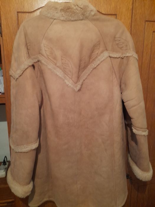 Vand costum piele și cojoc