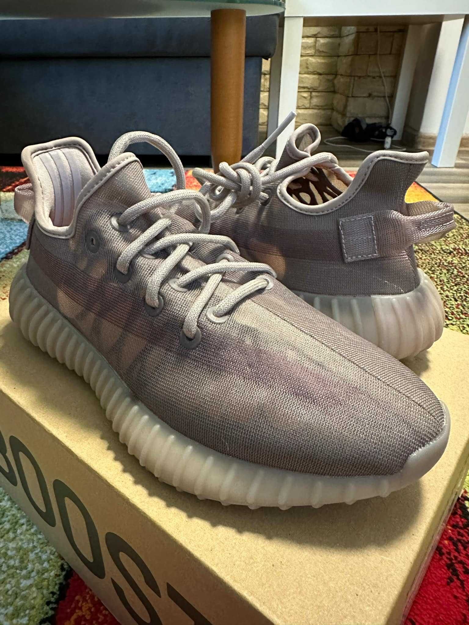 Adidas Yeezy Boost 350 v2 - Mono Mist *37.5* (Нови)