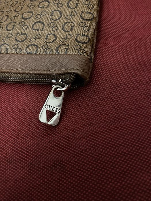 Plic Guess - make up bag - glossy wallet