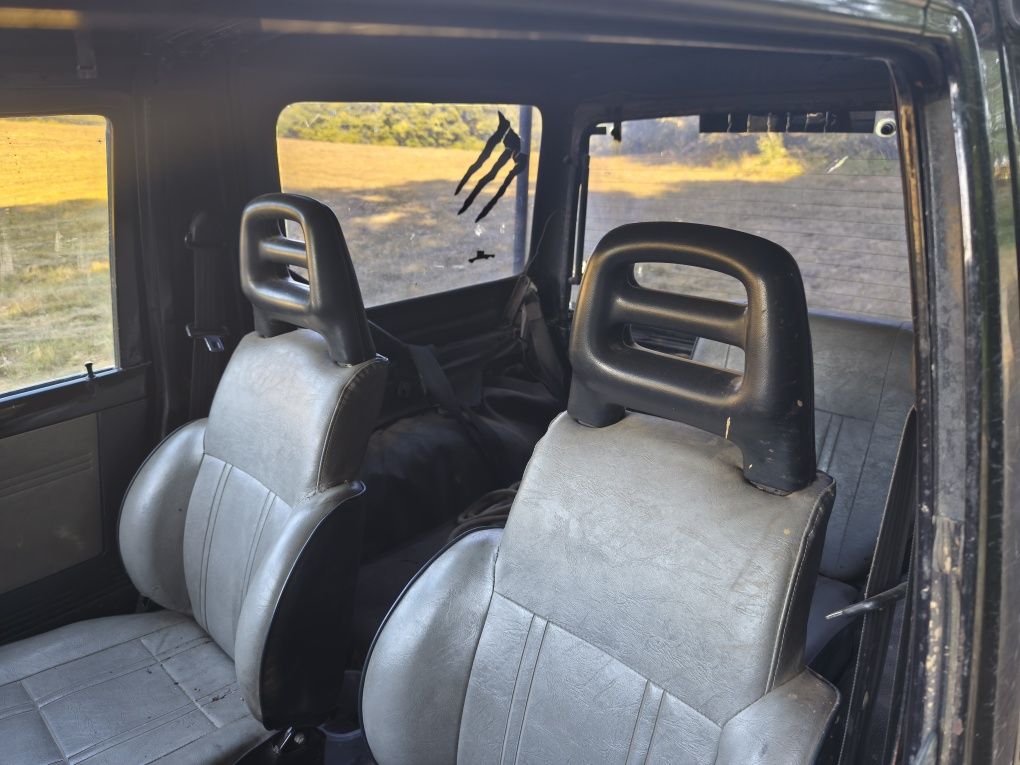 Suzuki Samurai SJ13
