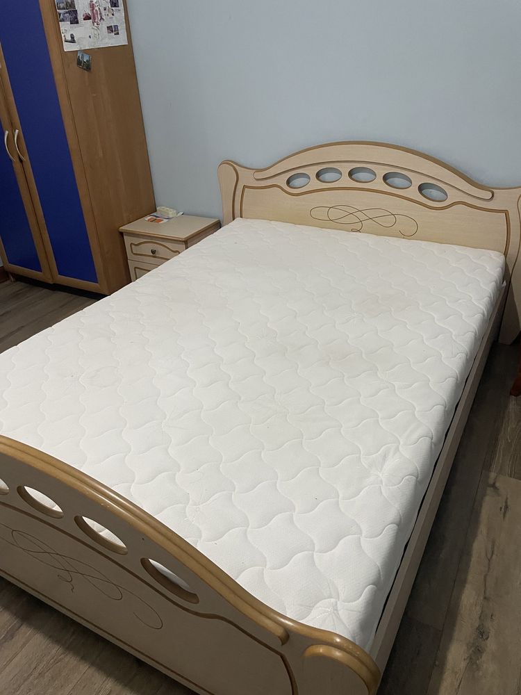 СРОЧНО 2 спальная кровать 2 тумбочками