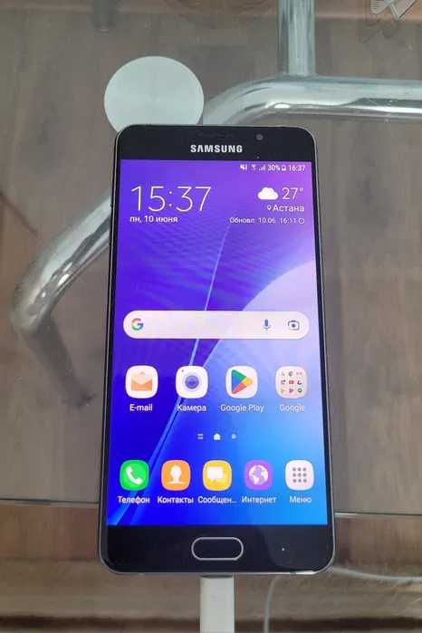 Samsung Galaxy A7 (2016) SM-A710F, 3/16 ГБ в идеальном состоянии.