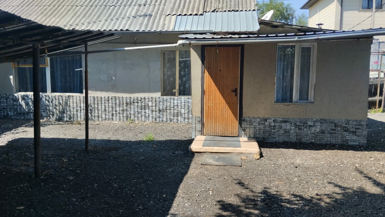 Продаётся уютный оккуратный домик.