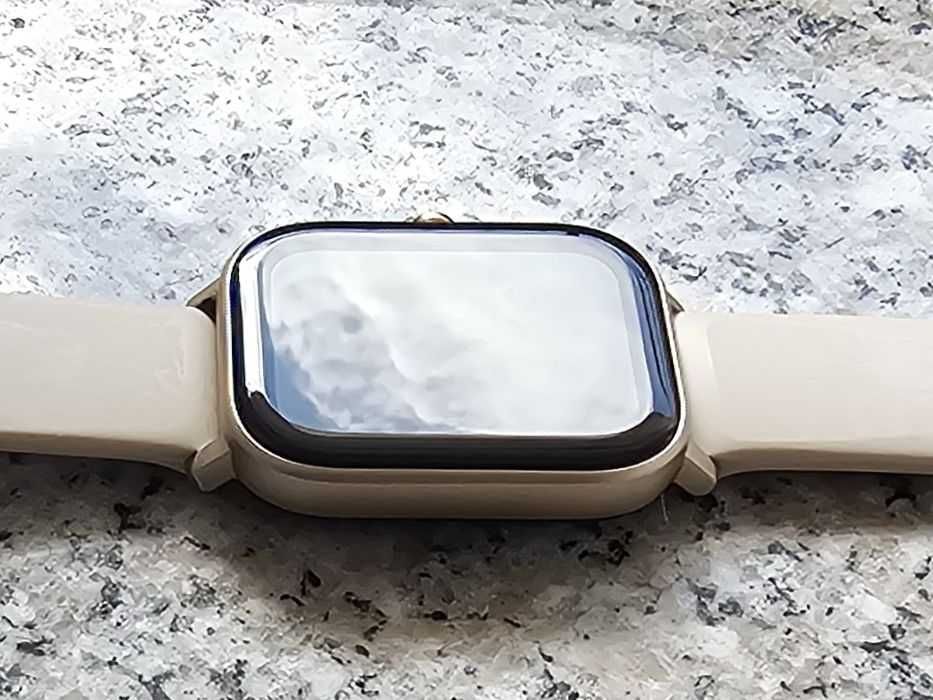 Смарт часовник Amazfit GTS без драскотини, в перфектно състояние