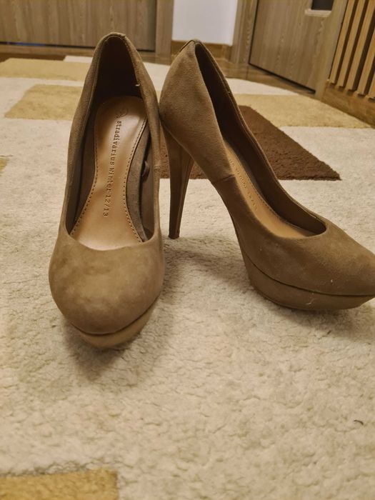 Pantofi, Stradivarius