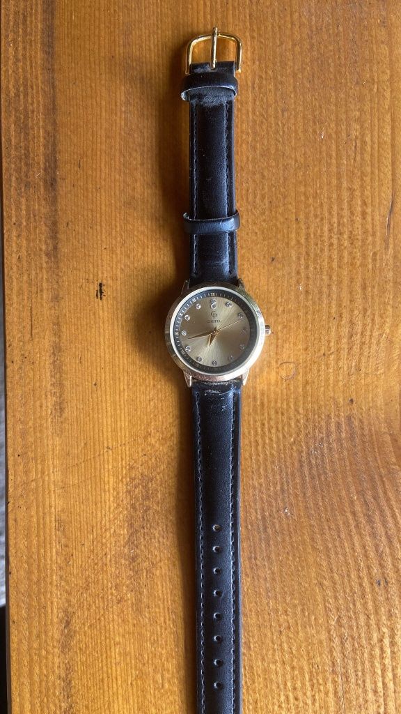 Ceasuri unisex diferite modele