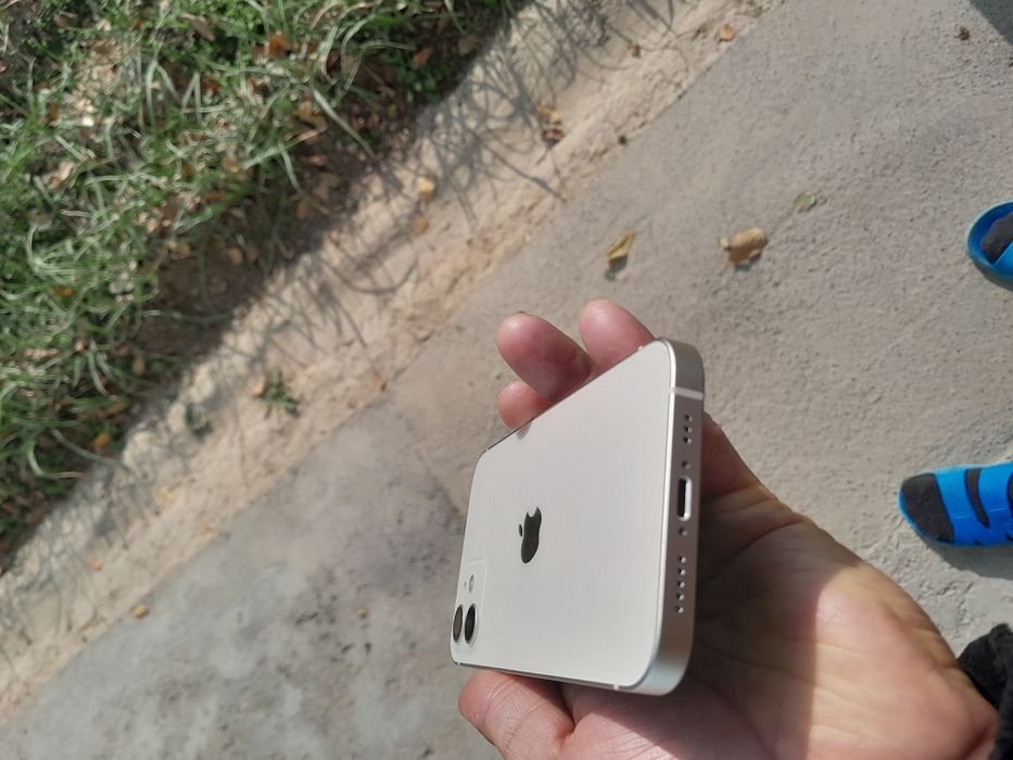 Apple iPhone 12 ideal holatda