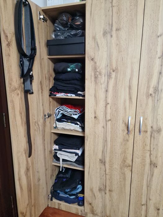 Dulap/șifonier de haine in stare f buna