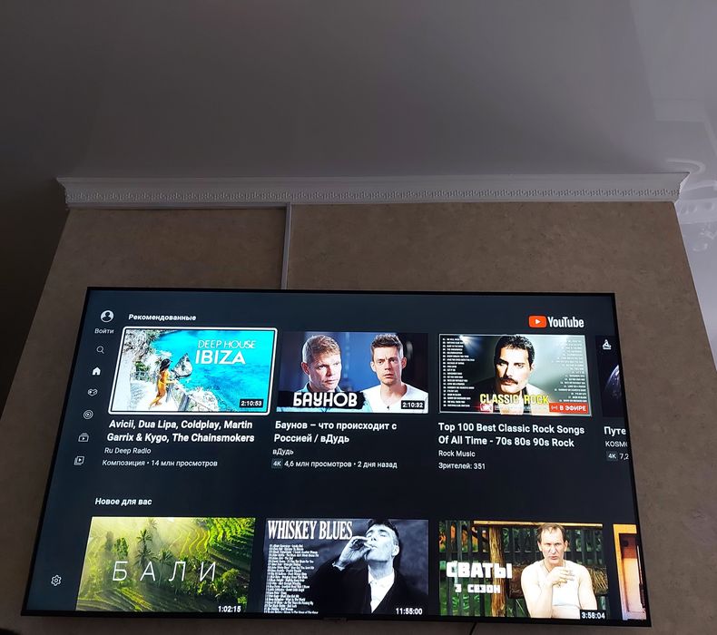 Большой смарт телевизор Samsung 122см. С кронштейном.