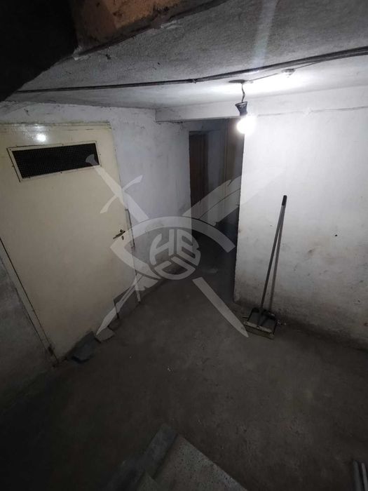 Склад във Въстанически 36014