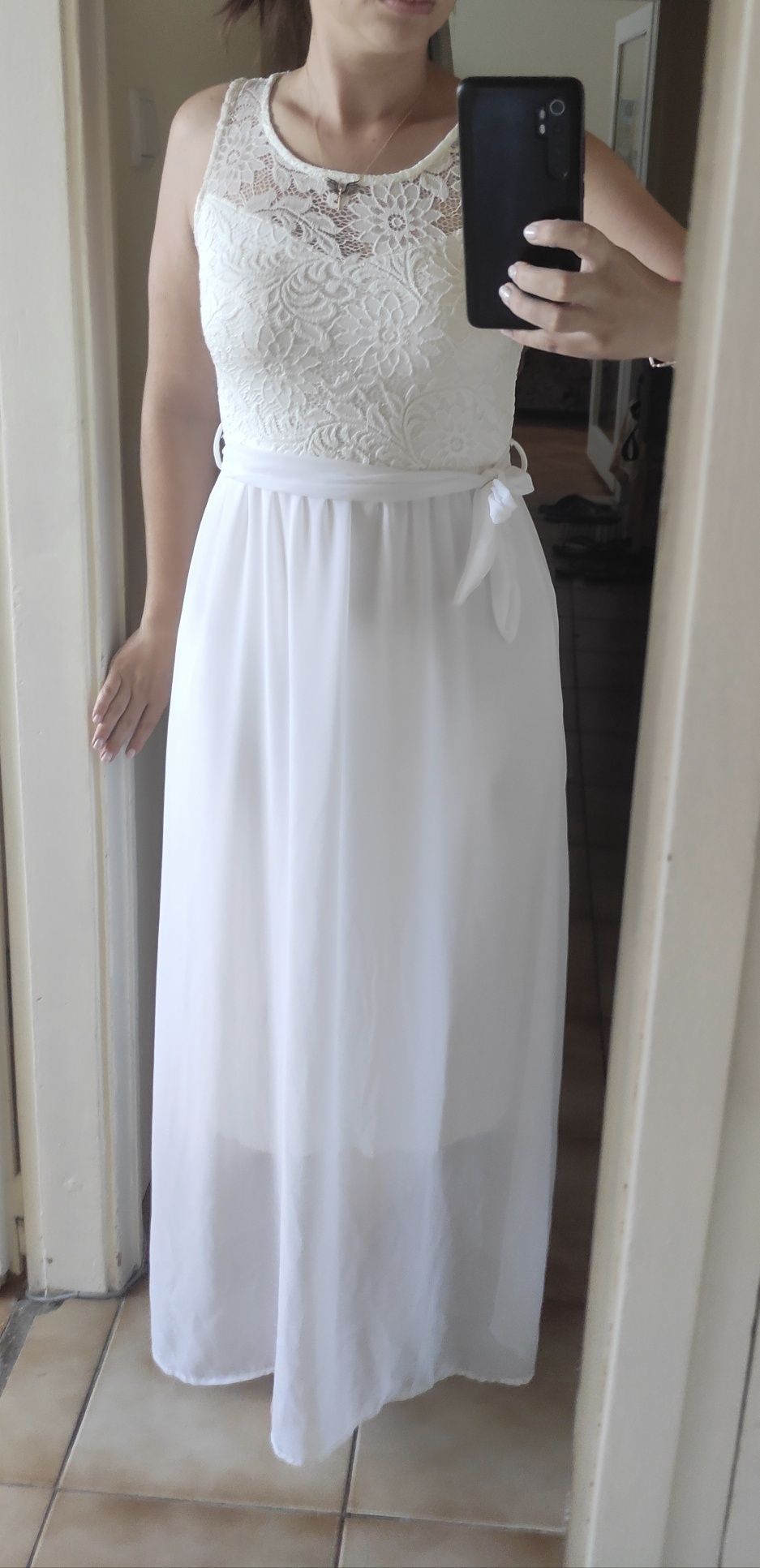 Бяла рокля, нова