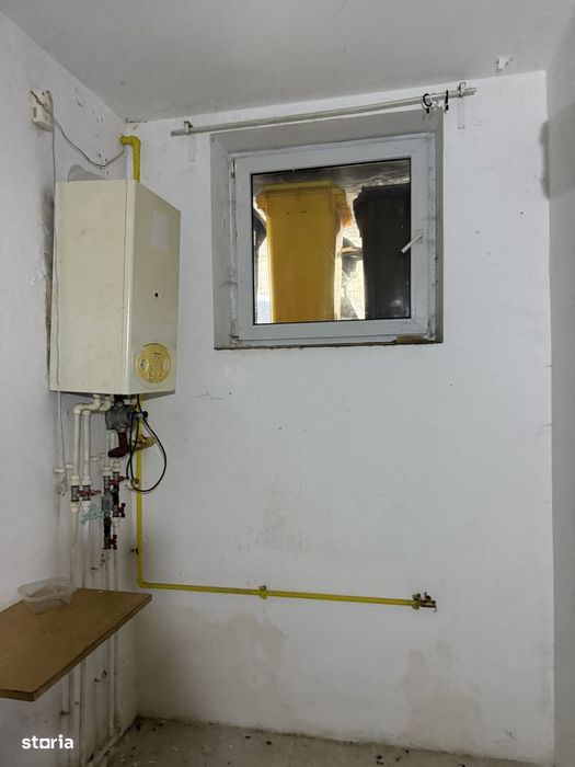 Demisol spațios — pretabil birou, sau de locuit, Necesită renovare CLS