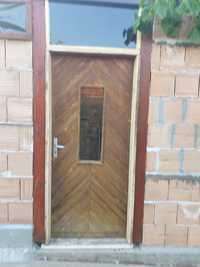 Дървена врата за външен монтаж