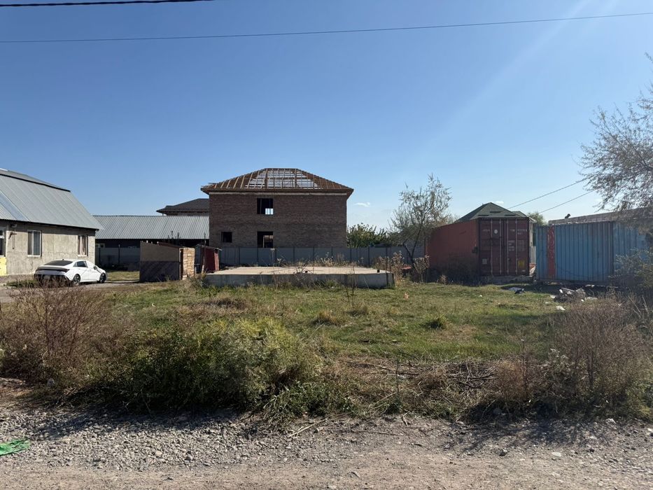 Земельный участок с фундаментом