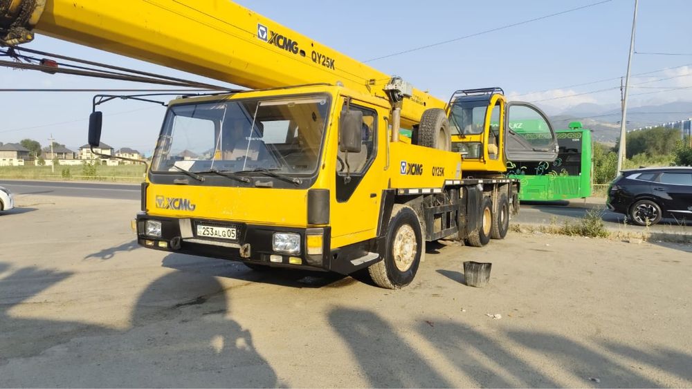 Автокран китаец 25 тонник