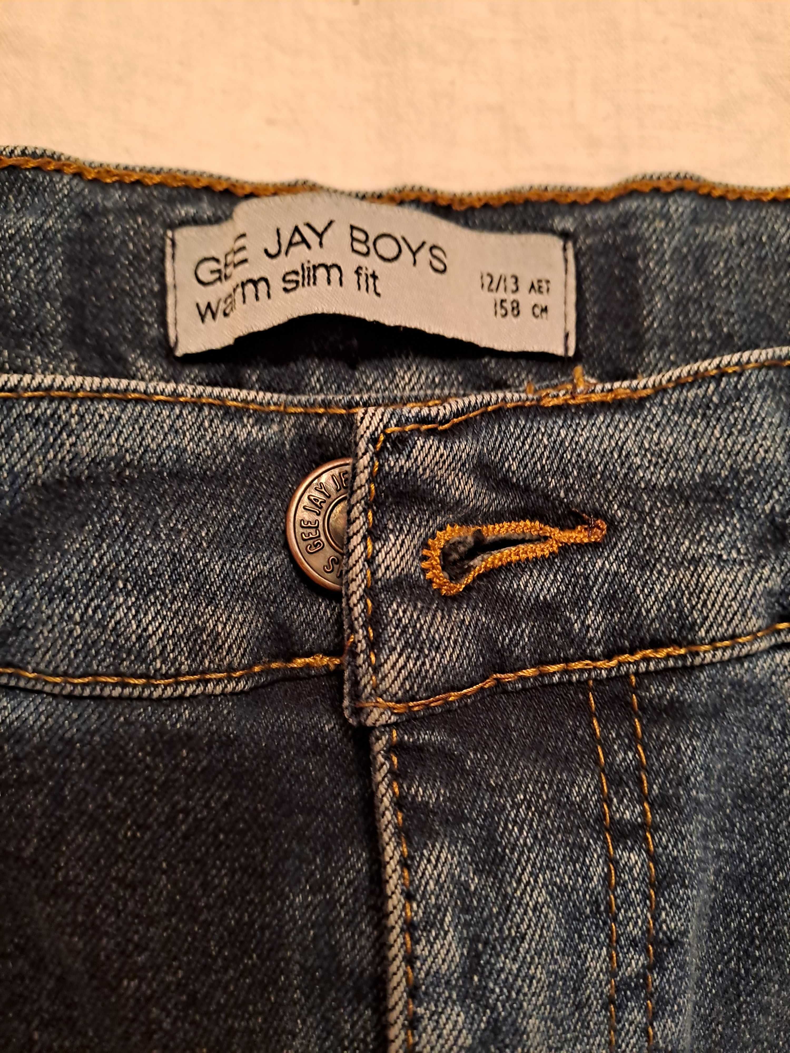 Продам качественные утепленные джинсы фирмы Глория джинс на мальчика