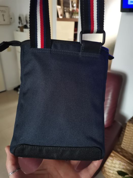 Vand geanta TOMMY HILFIGER marime mica