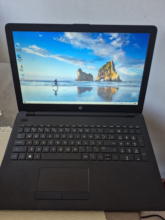 Laptop HP 15 inch AMD Radeon R3