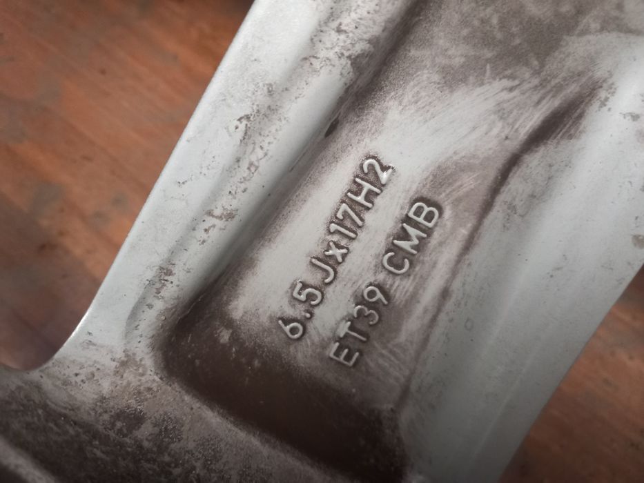 Jante vw r17  T Cross 5x100 et 39