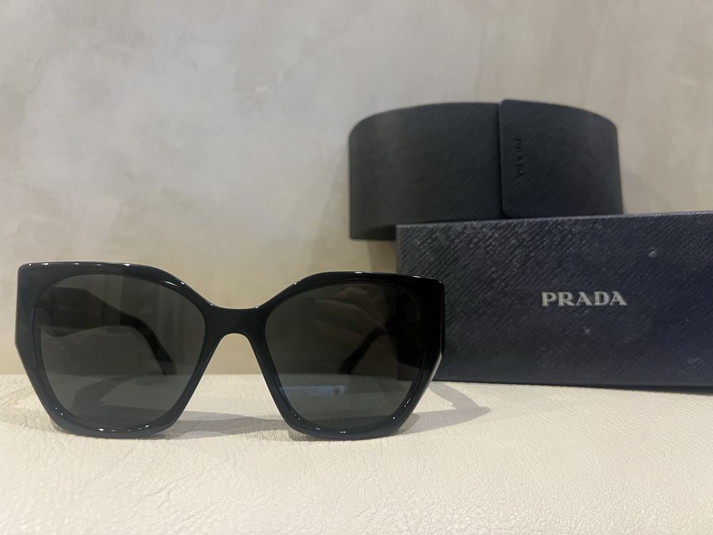 Очила Prada