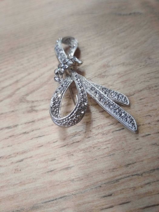 бижу игла брошка украшение за дреха